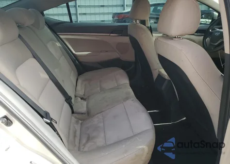 2018 Hyundai Elantra Se z USA, uszkodzony, nr VIN 5NPD74LFXJH227320